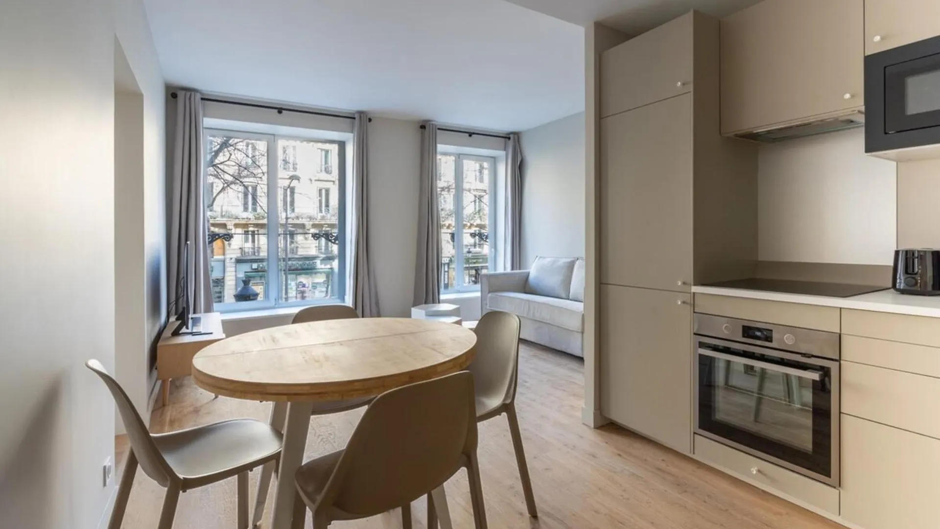 Modern Open-Air Apartment Near Montmartre Paris