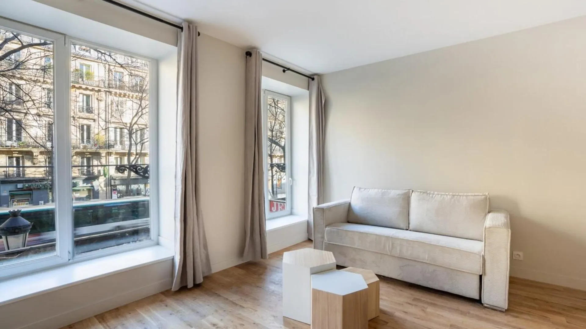 Modern Open-Air Apartment Near Montmartre Paris