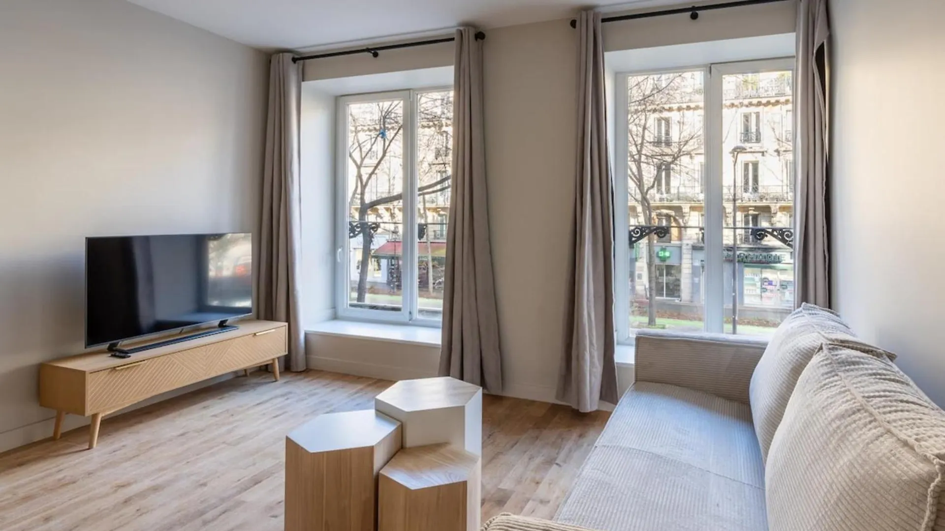 Modern Open-Air Apartment Near Montmartre Paris
