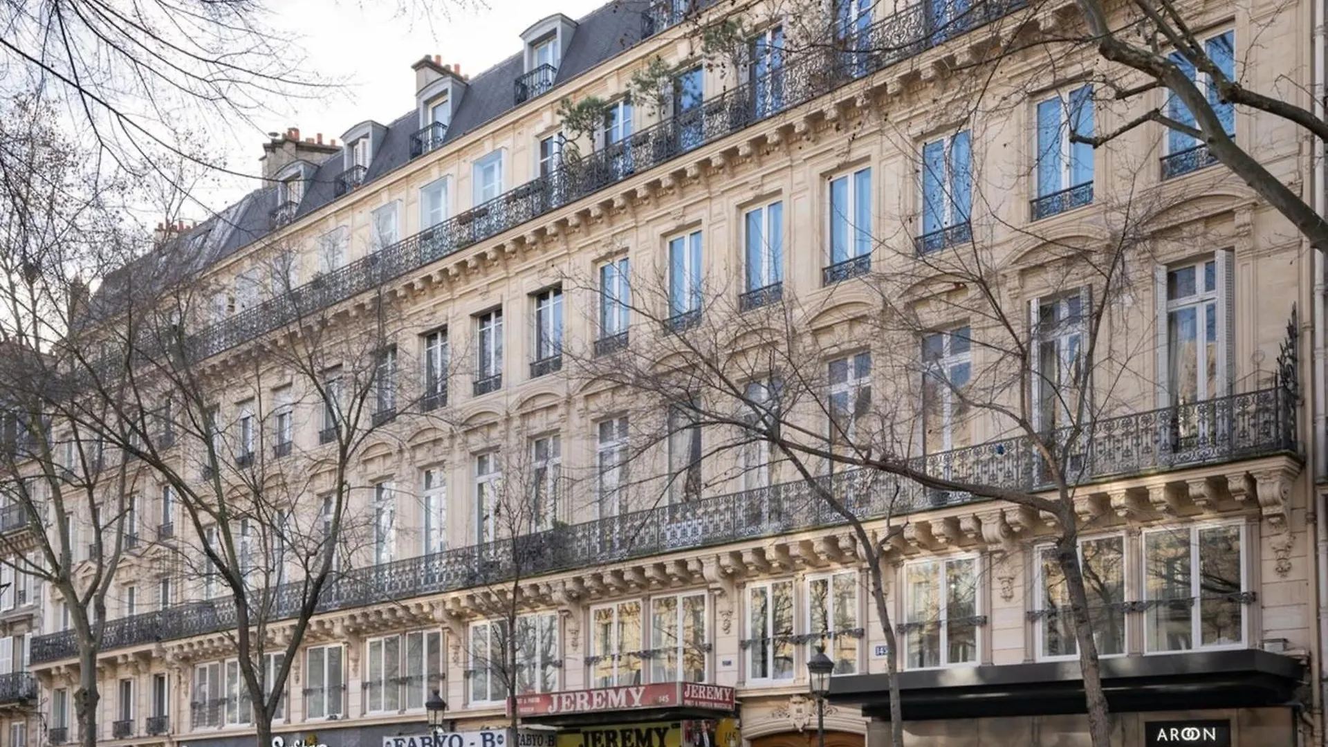 Modern Open-Air Apartment Near Montmartre Paris 0*,  France